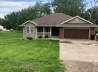 4073 SE Cunningham Rd, Saint Joseph, MO 64507