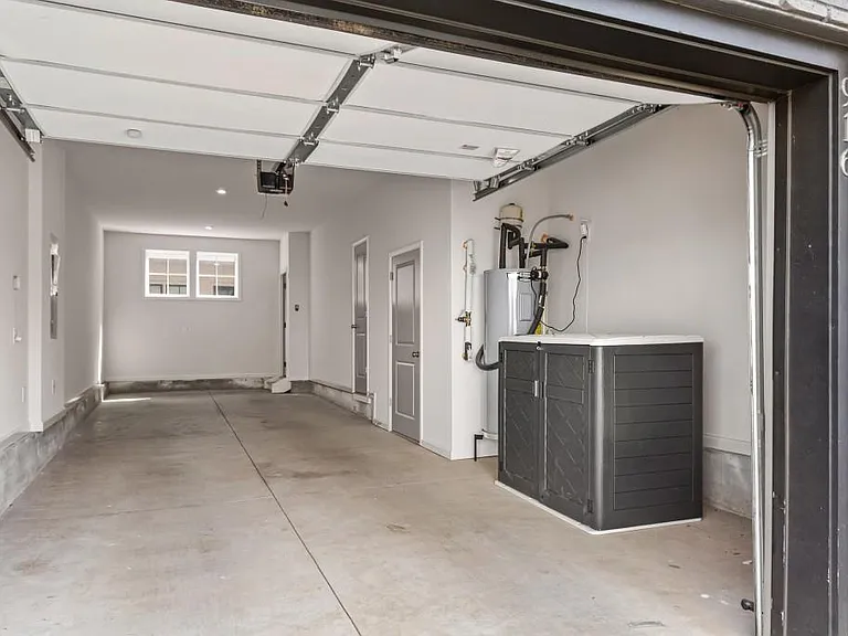 916 Brees Ct — Photo 24