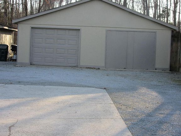 3rd image of 150 Sherleys Ct