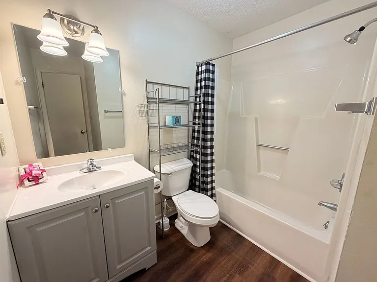 3020 Sherrill Ave #F — Photo 11