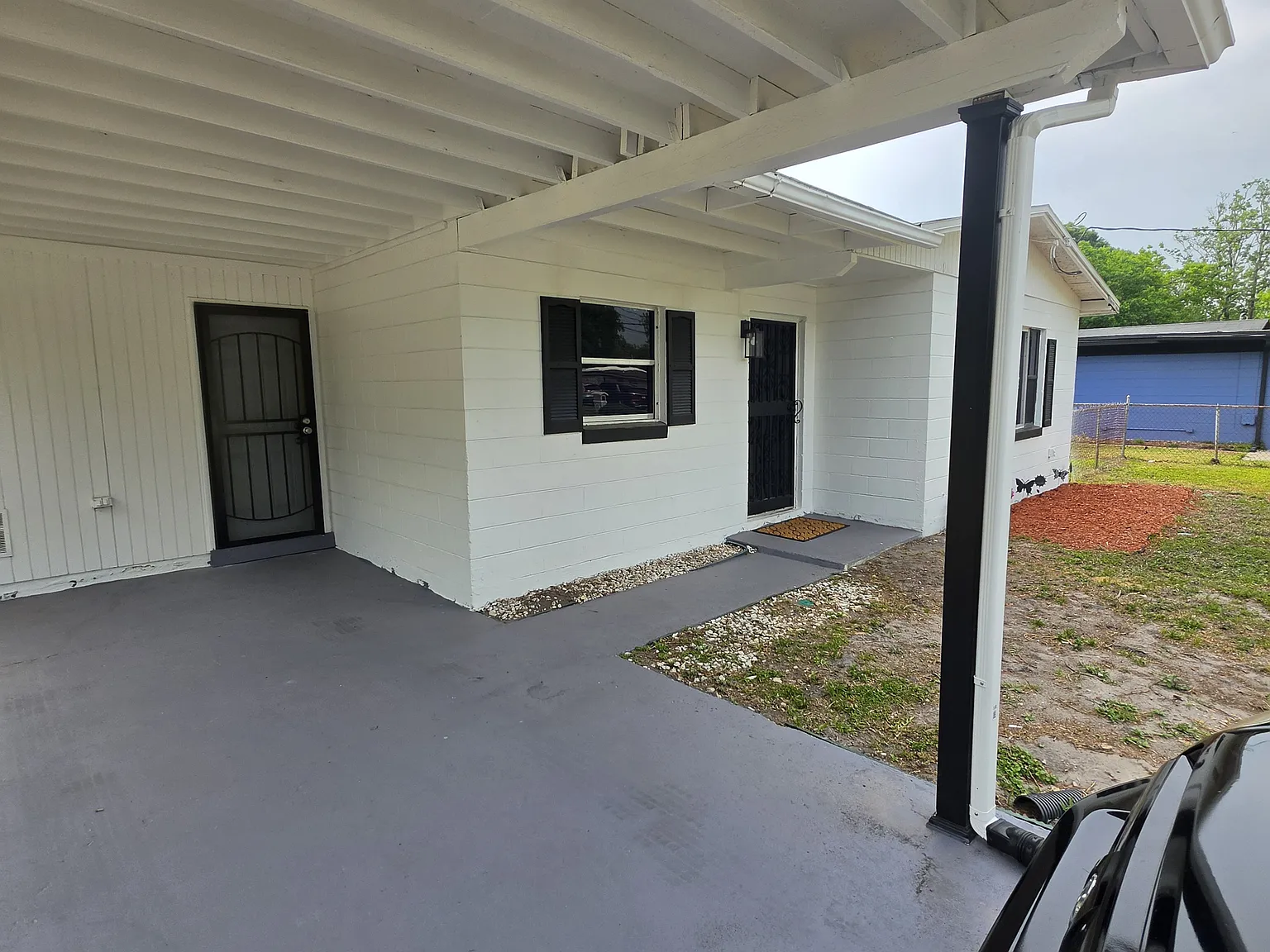 3 bed, 932 sqft, $1,500 — Photo 2