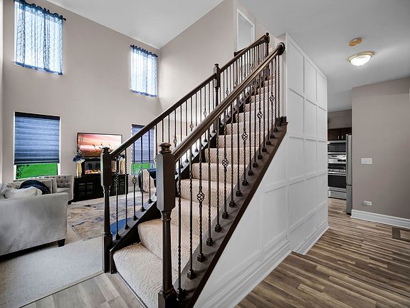 4th image of 396 Littleton Trl