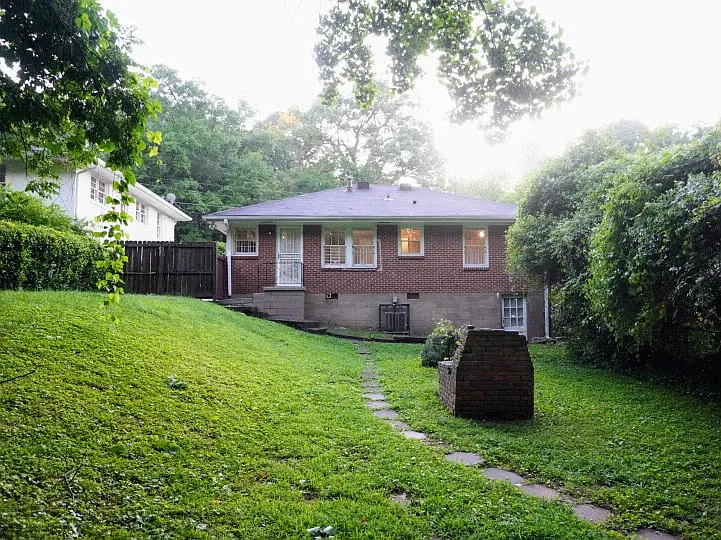 811 Gertrude Pl NW — Photo 2