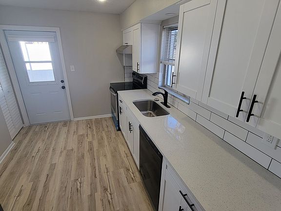 5th image of 2643 Pinehurst Ave APT B