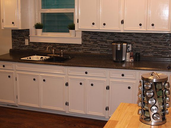 Fully stocked kitchen....Keurig coffee pot and spices