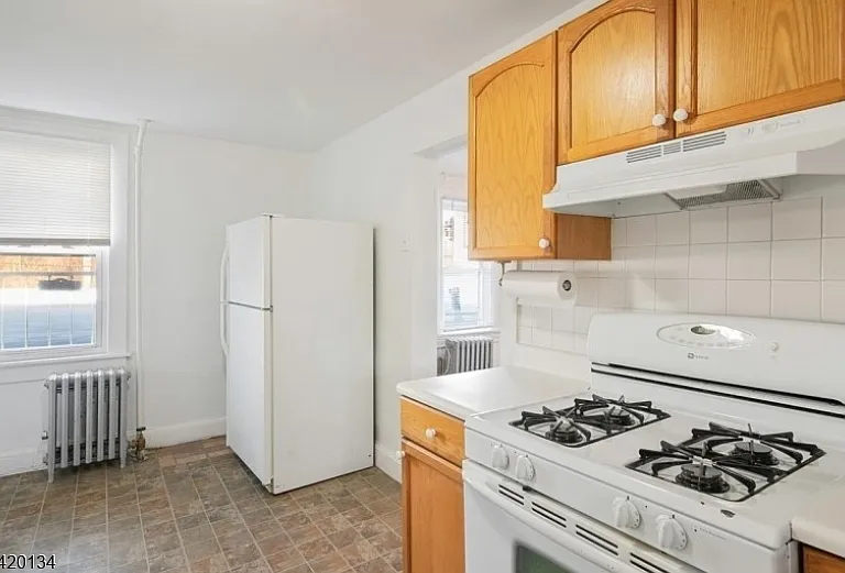 6 Lackawanna Pl #2F — Photo 2