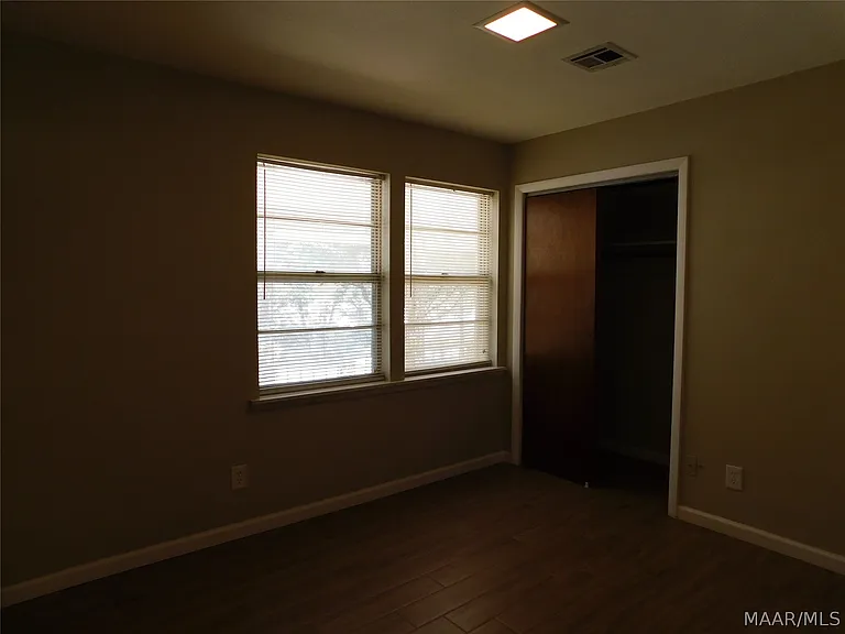 733 Gillespie St — Photo 14