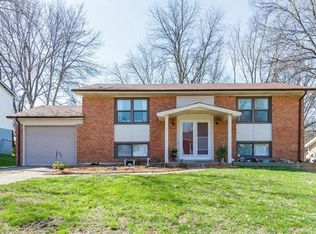 12520 Glenbush Dr, Maryland Heights, MO 63043