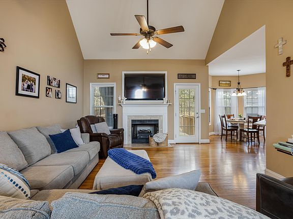 5th image of 9643 Ridge Way