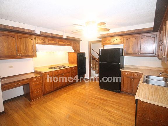 2nd image of 10324 Walmer St