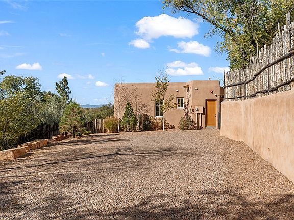 3rd image of 11 Montoya Cir