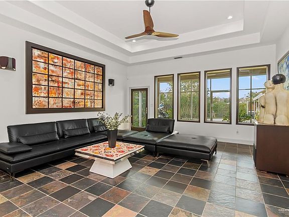 3rd image of 708 Kiwi Ave