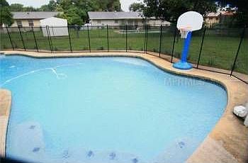 3rd image of 807 Ellendale Dr