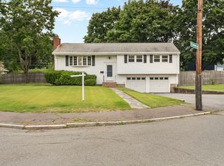 2 Baldwin Rd, Wakefield, MA 01880