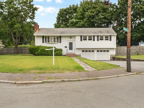 2 Baldwin Rd, Wakefield, MA 01880