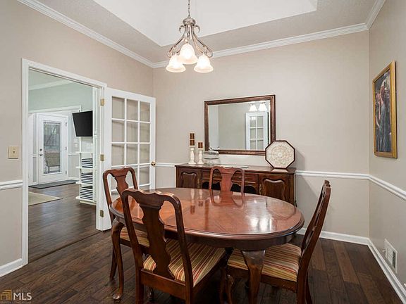 5th image of 1010 Lake Forest Ln