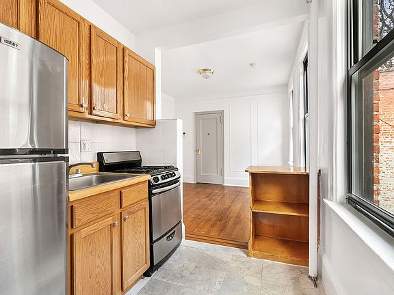 3rd image of 271 W 4th St APT 3R