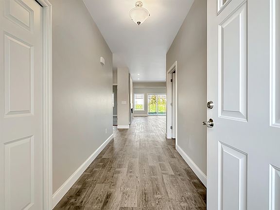 4th image of 204 Mallard Way