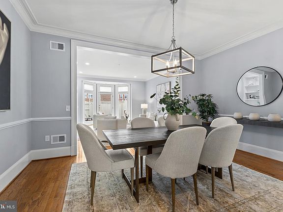 4th image of 116 N Columbus St