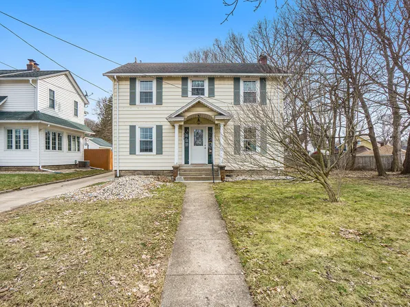 312 N Riverview Dr, Parchment, MI 49004