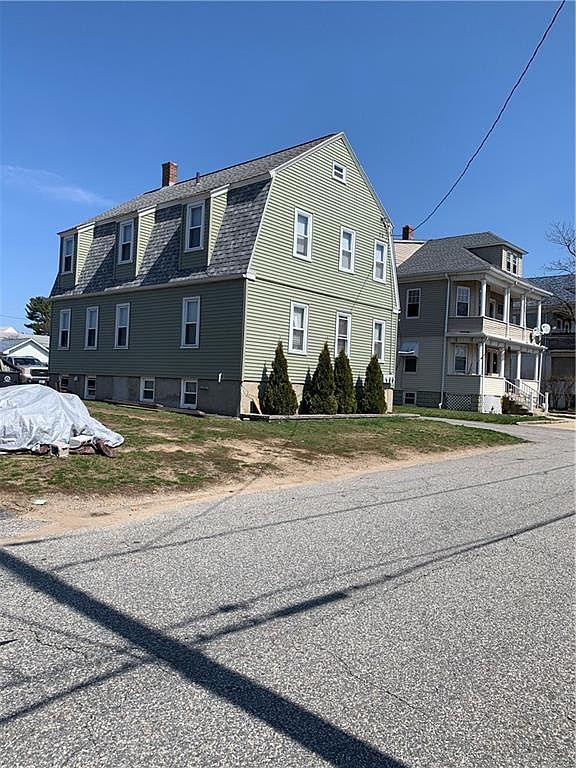324 Fort St — Metacomet Country Club
