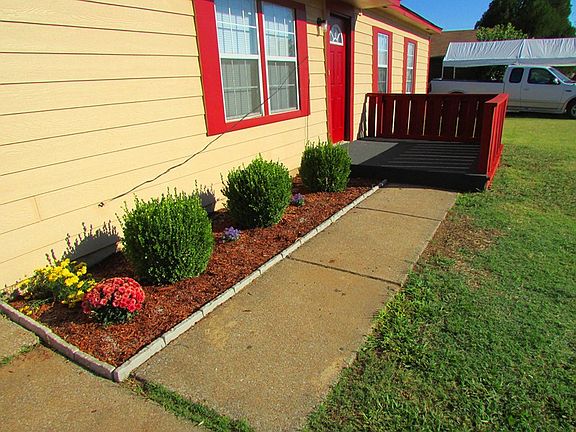 3rd image of 2219 NW 28th St