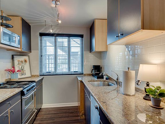 4th image of 1504 18th Ave S #105