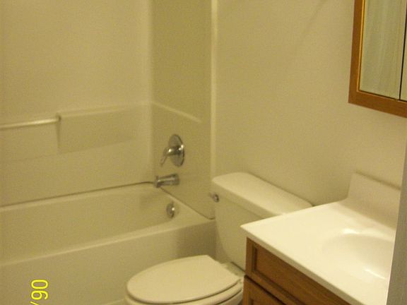 4th image of 619 E Glenwood Lansing Rd APT 107