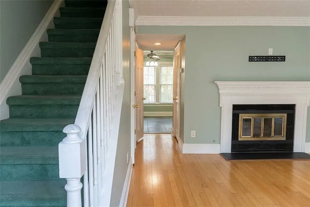 2 bed, 2.5 bath, 1280 sqft, $1,700 — Photo 3