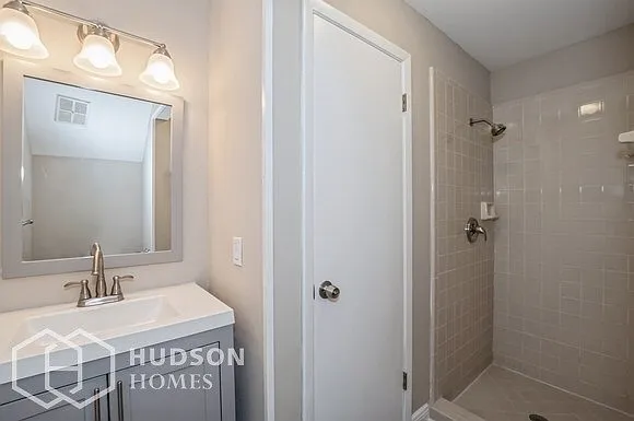 1028 Burnett St — Photo 10