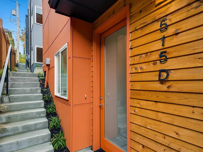 515 Ward St #D — Photo 2