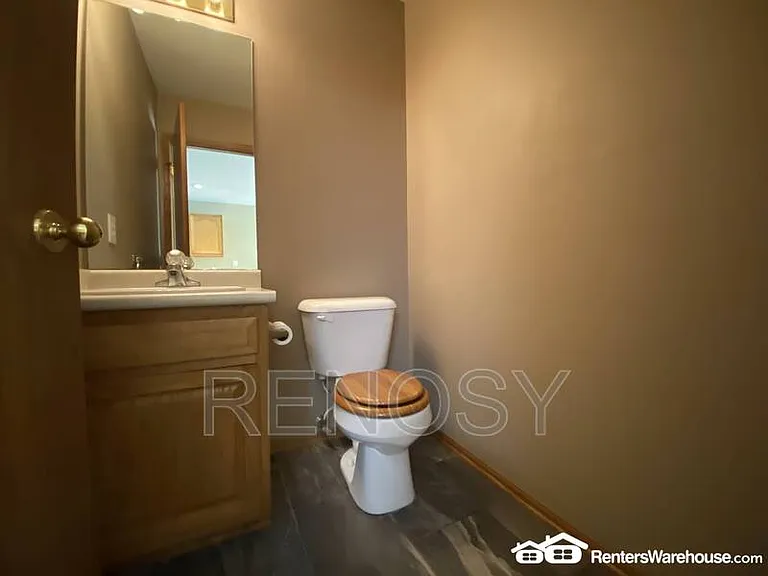 737 Kitterman Cir — Photo 13