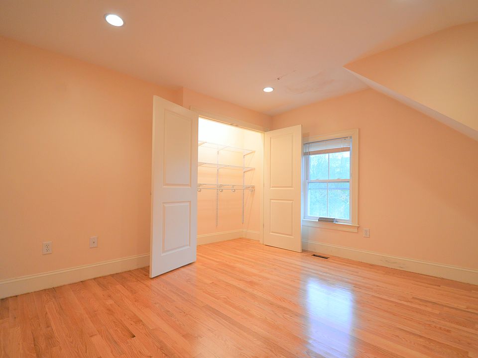1st image of 25 Lothrop St #4