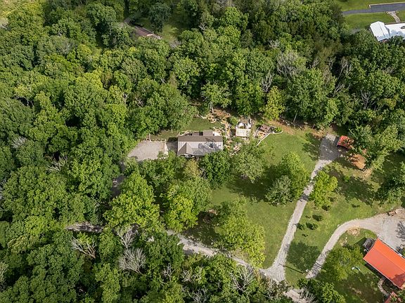 2nd image of 812 Tanglewood Dr