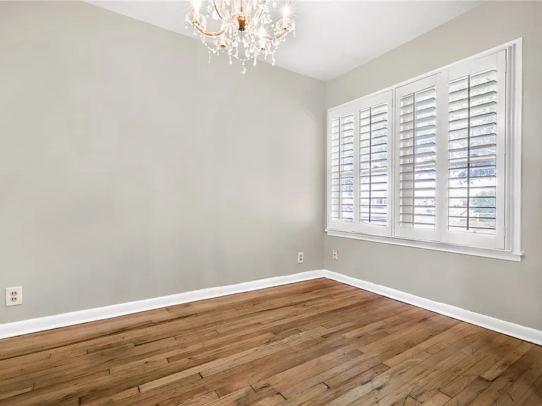1226 Zarsky Dr — Photo 4