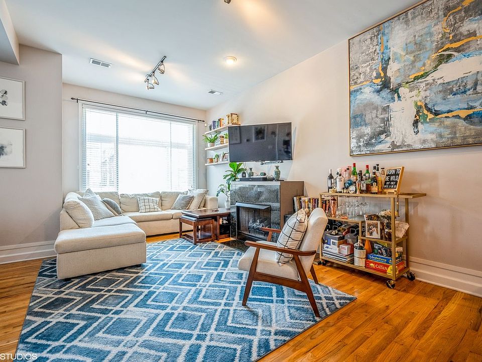 1st image of 1437 W Belmont Ave APT 2