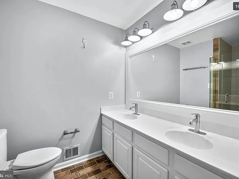 8648 Aspen Grove Ct — Photo 12
