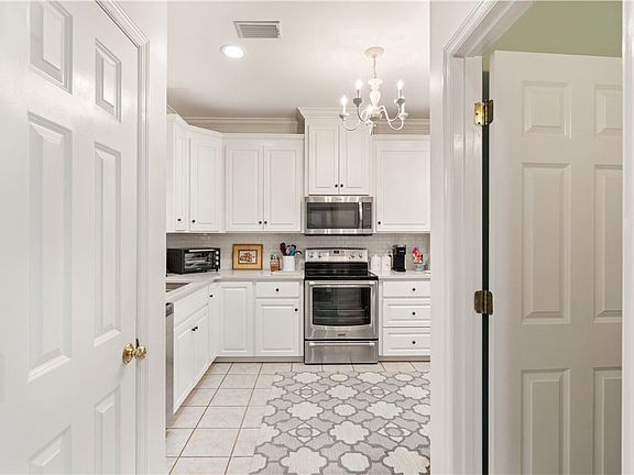 4th image of 1305 Plantation Point Dr