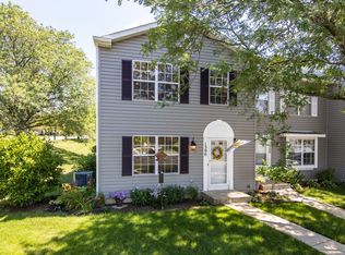 1390 Arlington Ct, Geneva, IL 60134