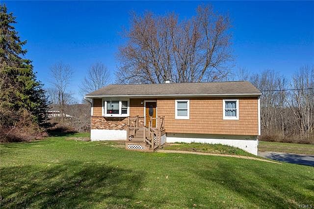 1st image of 9 Robin Ln