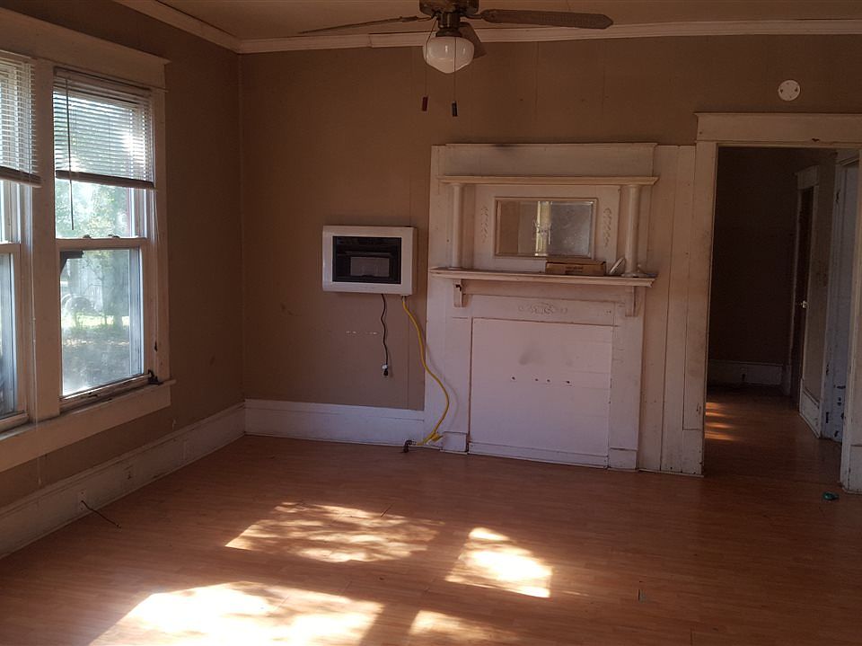 2nd image of 110 Athens Pike