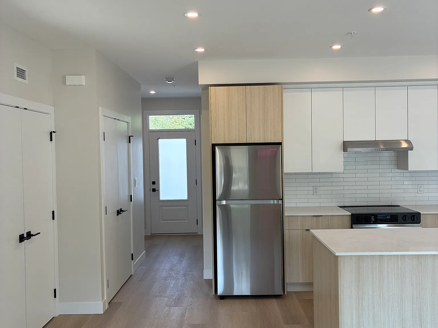 2 bed, 852 sqft, $2,395 — Photo 2