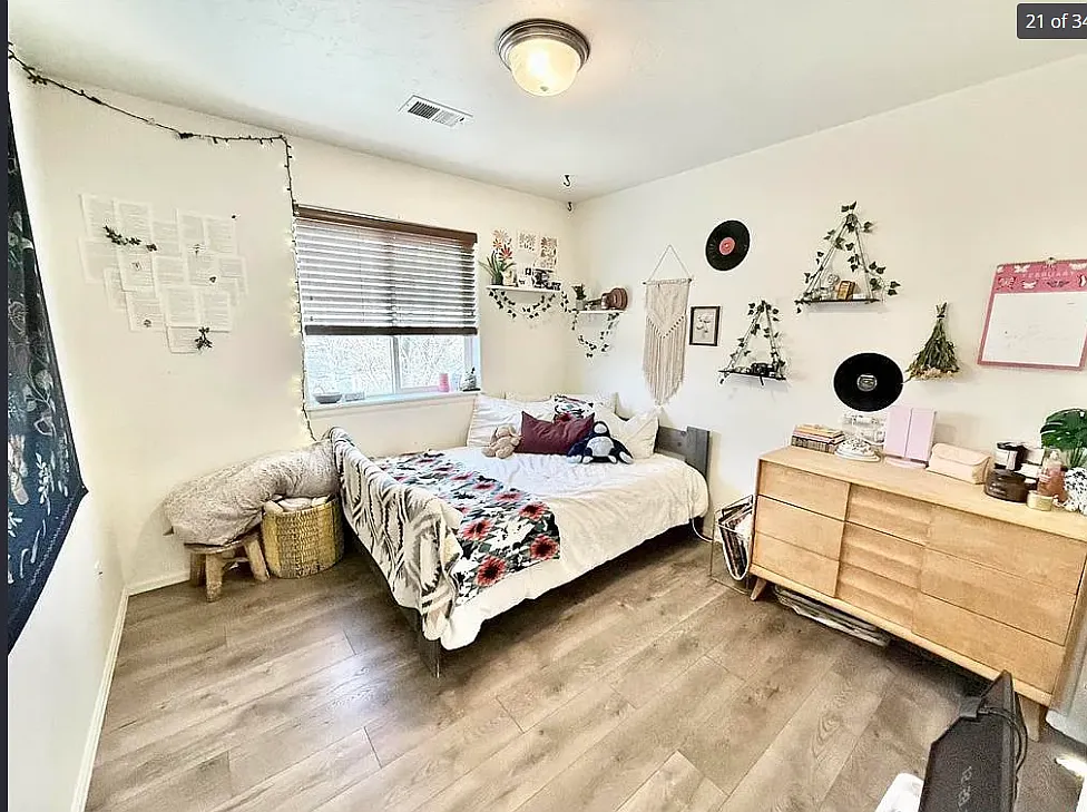 3 bed, 1456 sqft, $500 — Photo 2