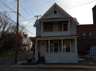 17 Church Pl, Bellows Falls, VT 05101