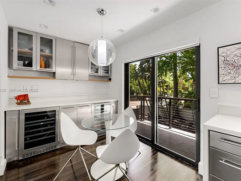 3560 W Fairview St — Photo 15