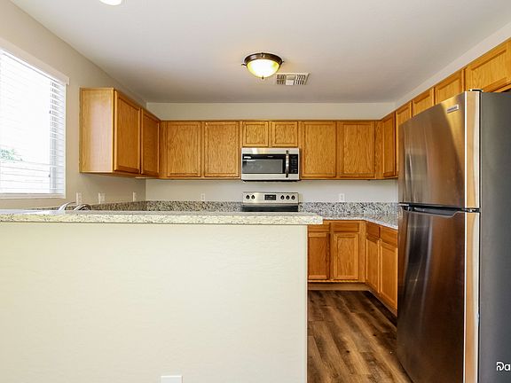 3rd image of 11706 W Poinsettia Dr