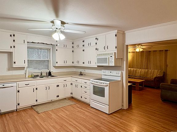 3rd image of 922 Highway 258