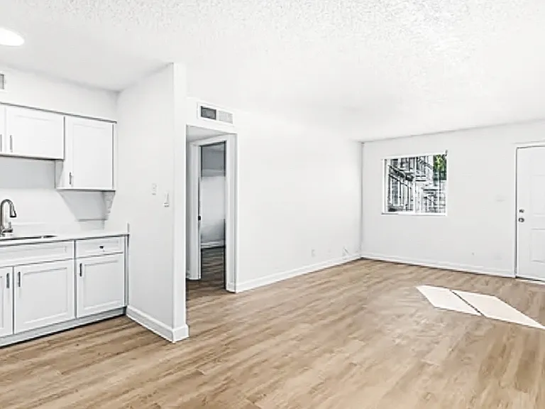 645 W Rio Salado Pkwy #101 — Photo 7
