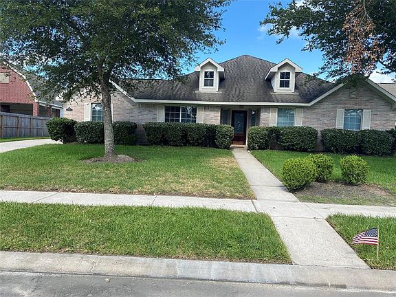 2nd image of 426 Senna Ave