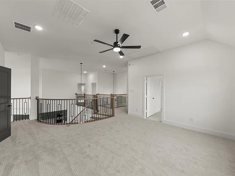 1320 Villanova Ln — Photo 22